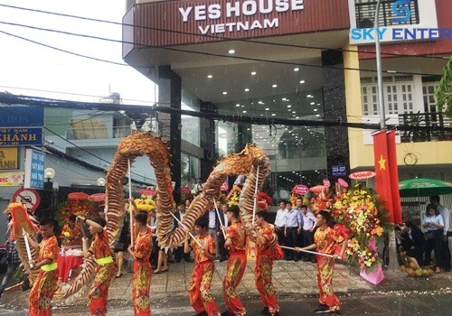 to-chuc-khai-truong-yeshouse